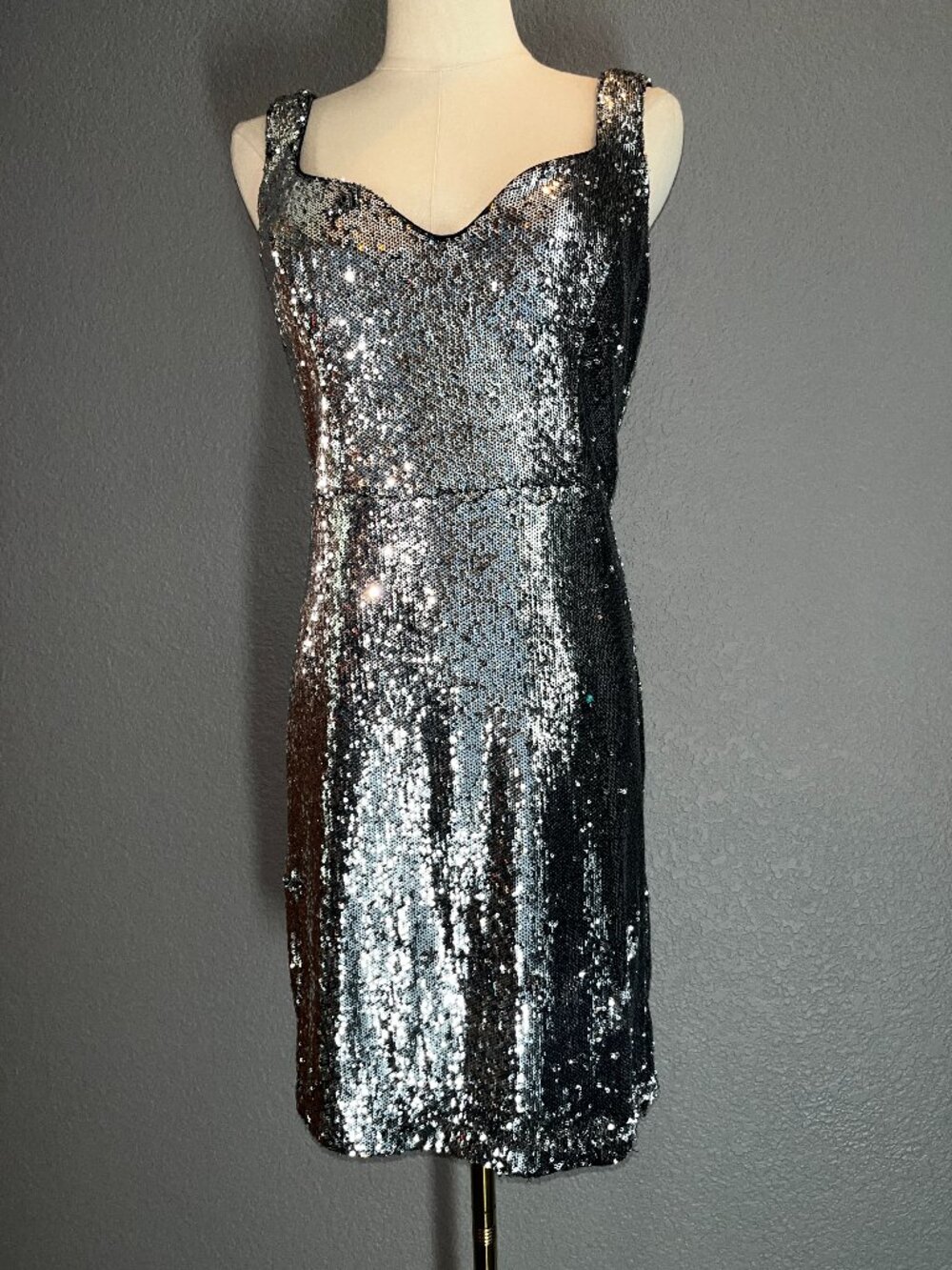 Dress the Population Sloane Silver Sequin Sweetheart Mini Cocktail Dress EUC  M